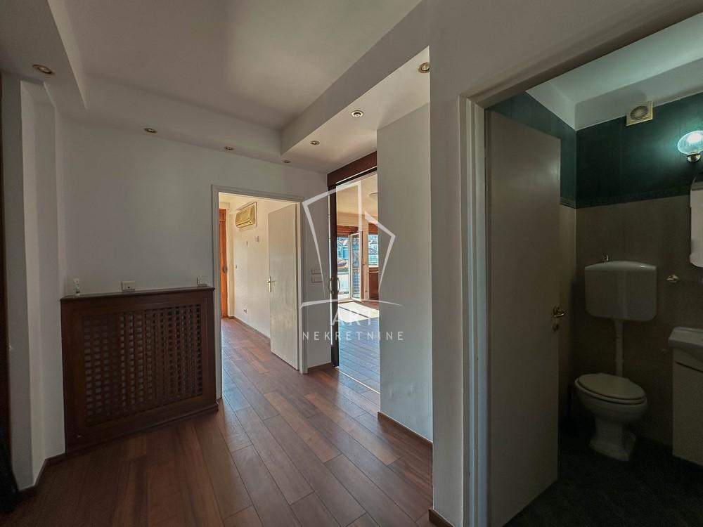 Slika 5 - Senjačka, Petosoban stan za izdavanje, 170m2, 1.800€