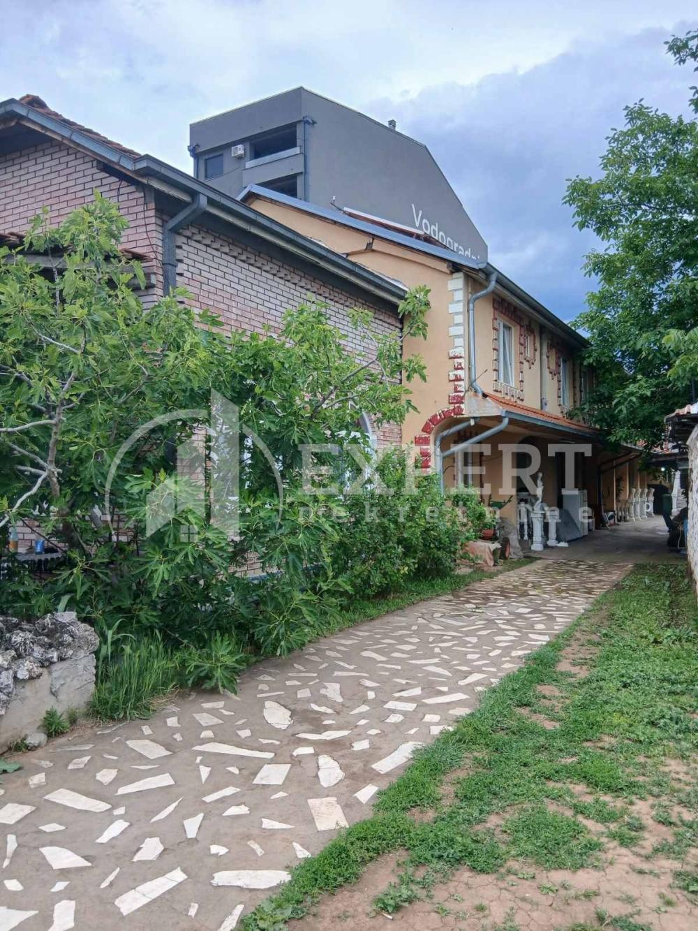 Slika 4 - Jovana Ristića,  Kuća za izdavanje, 800m2, 4.500€