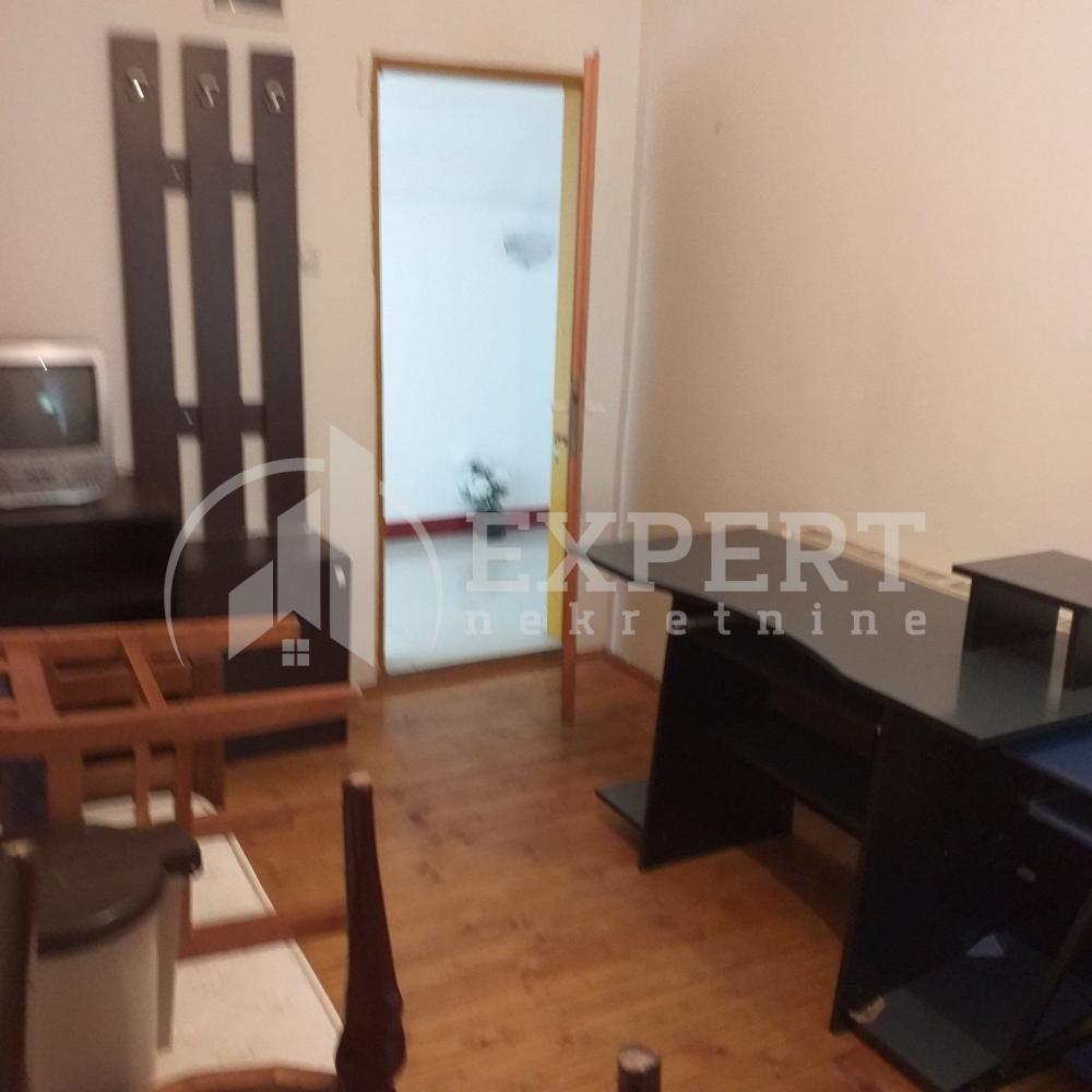 Slika 8 - Jovana Ristića,  Kuća za izdavanje, 800m2, 4.500€