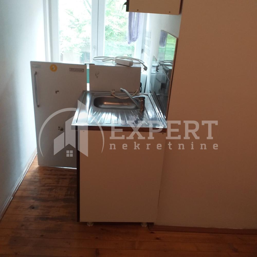 Slika 9 - Jovana Ristića,  Kuća za izdavanje, 800m2, 4.500€