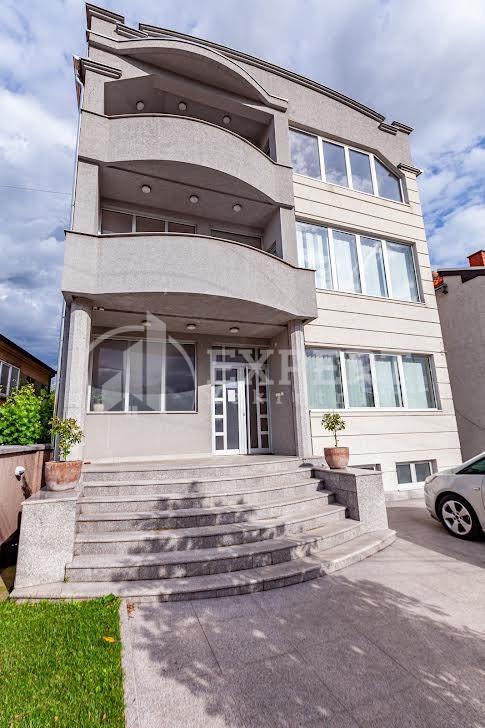 Glavna slika -Pribojska,  Lokal za izdavanje, 650m2, 2.500€