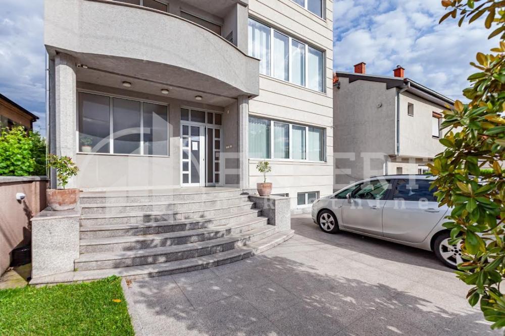 Slika 1 - Pribojska,  Lokal za izdavanje, 650m2, 2.500€