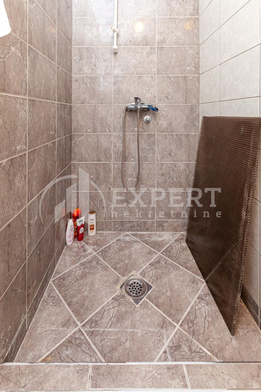 Slika 9 - Vizantijski bulevar, Četvorosoban stan na prodaju, 151m2, 242.100€