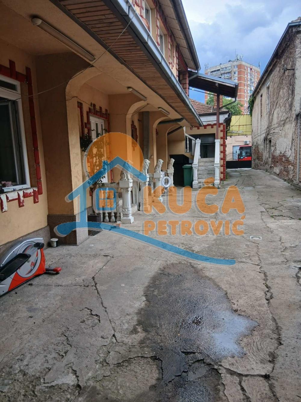 Slika 5 - Jovana Ristića,  Kuća za izdavanje, 800m2, 4.500€