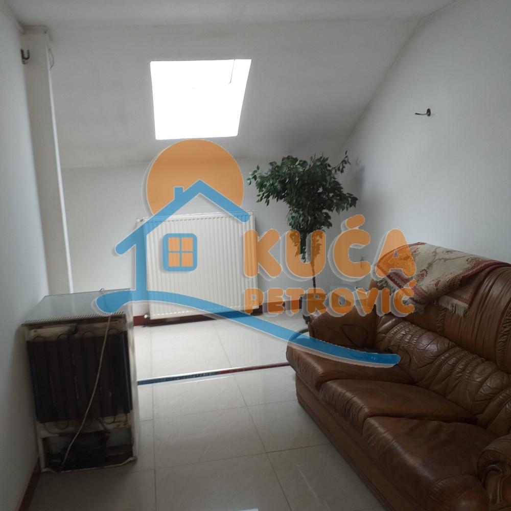 Slika 7 - Jovana Ristića,  Kuća za izdavanje, 800m2, 4.500€