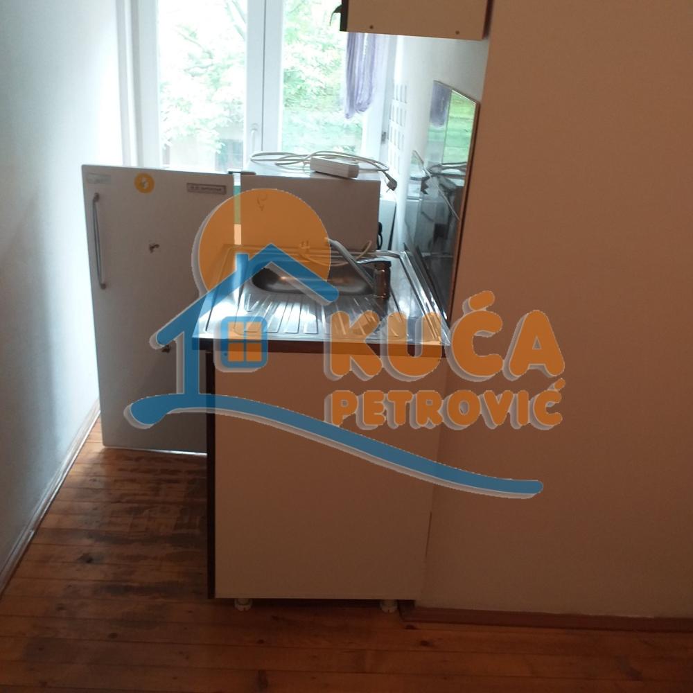 Slika 9 - Jovana Ristića,  Kuća za izdavanje, 800m2, 4.500€