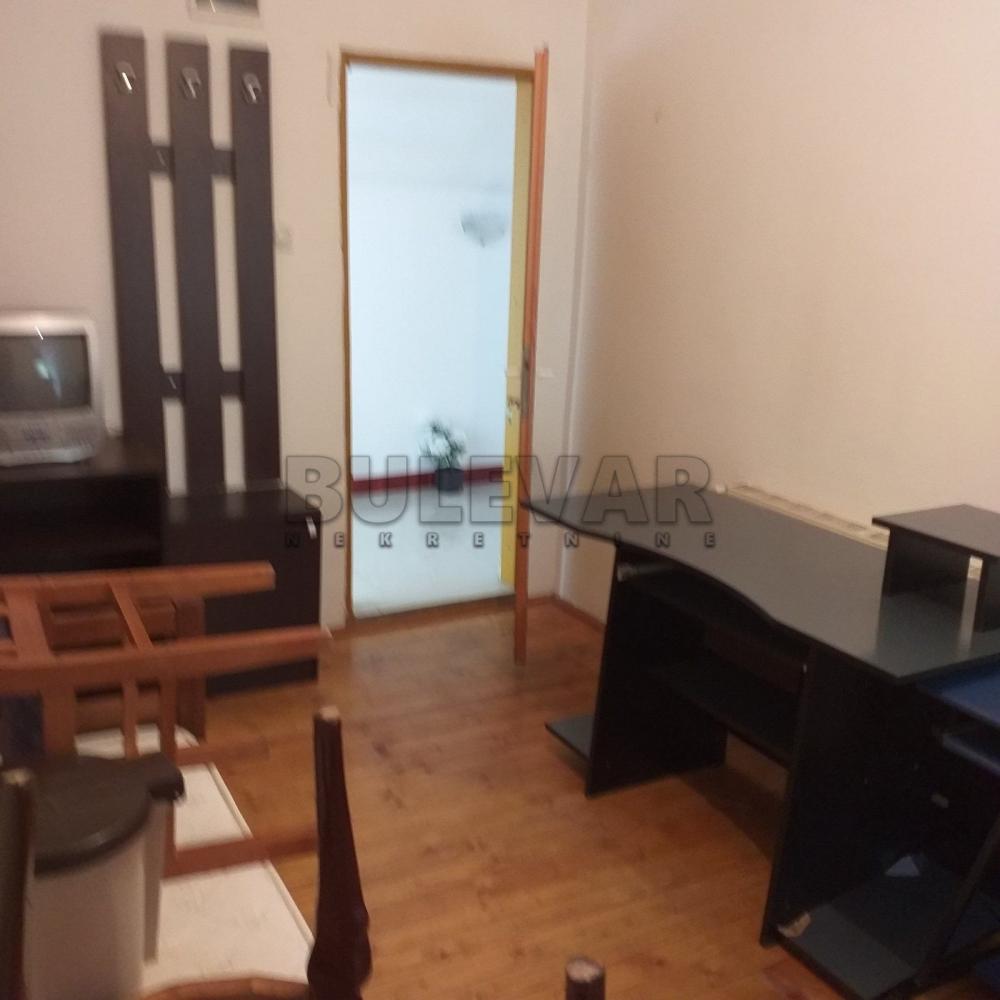 Slika 8 - Jovana Ristića,  Kuća za izdavanje, 800m2, 4.500€