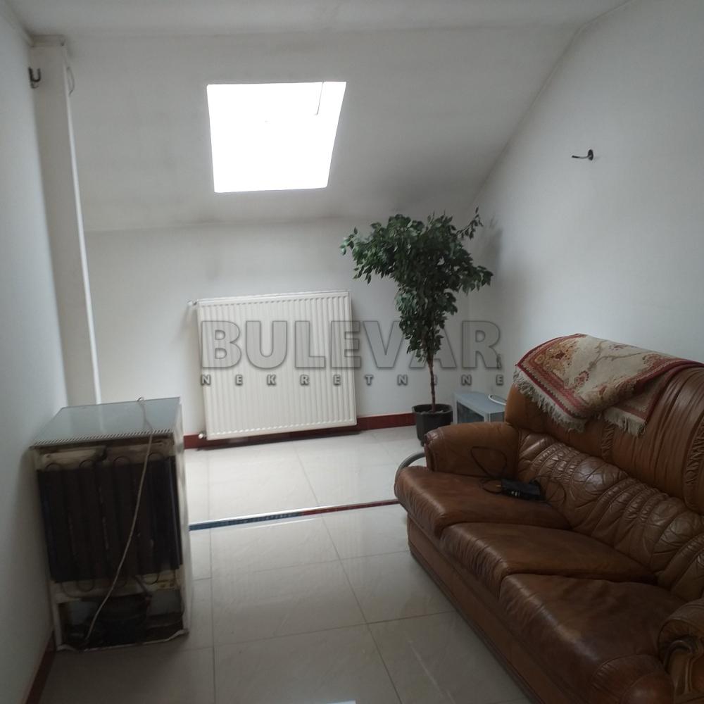 Slika 7 - Jovana Ristića,  Kuća za izdavanje, 800m2, 4.500€