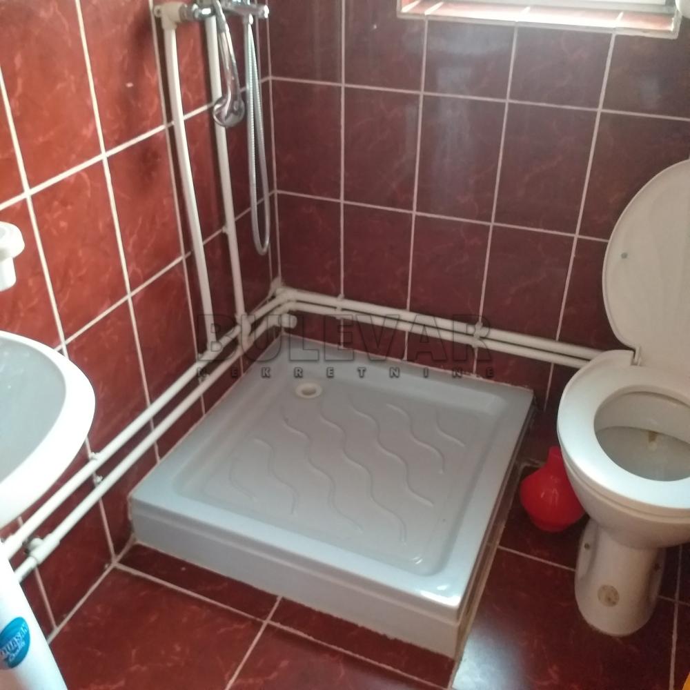 Slika 11 - Jovana Ristića,  Kuća za izdavanje, 800m2, 4.500€