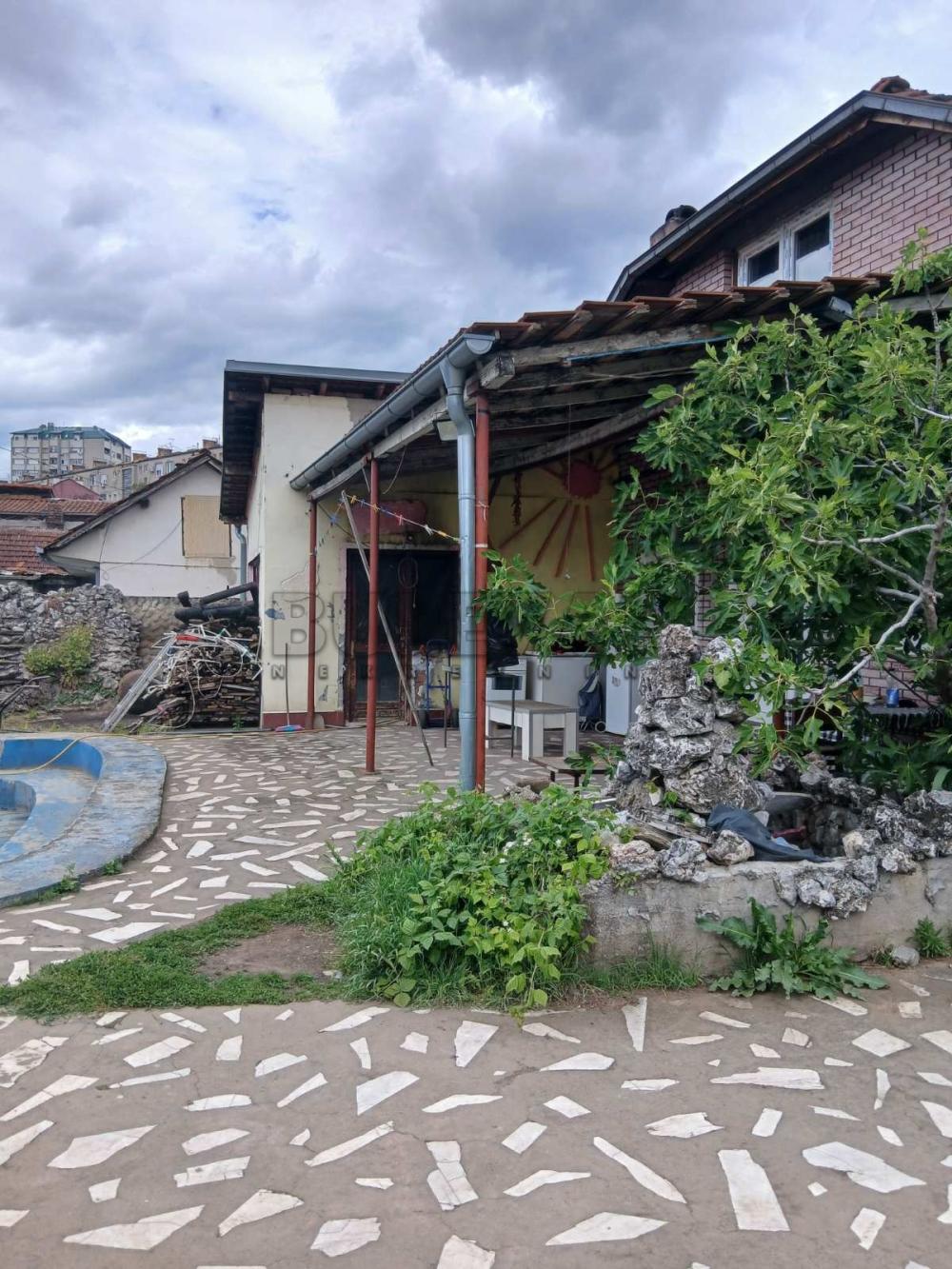 Slika 1 - Jovana Ristića,  Kuća za izdavanje, 800m2, 4.500€