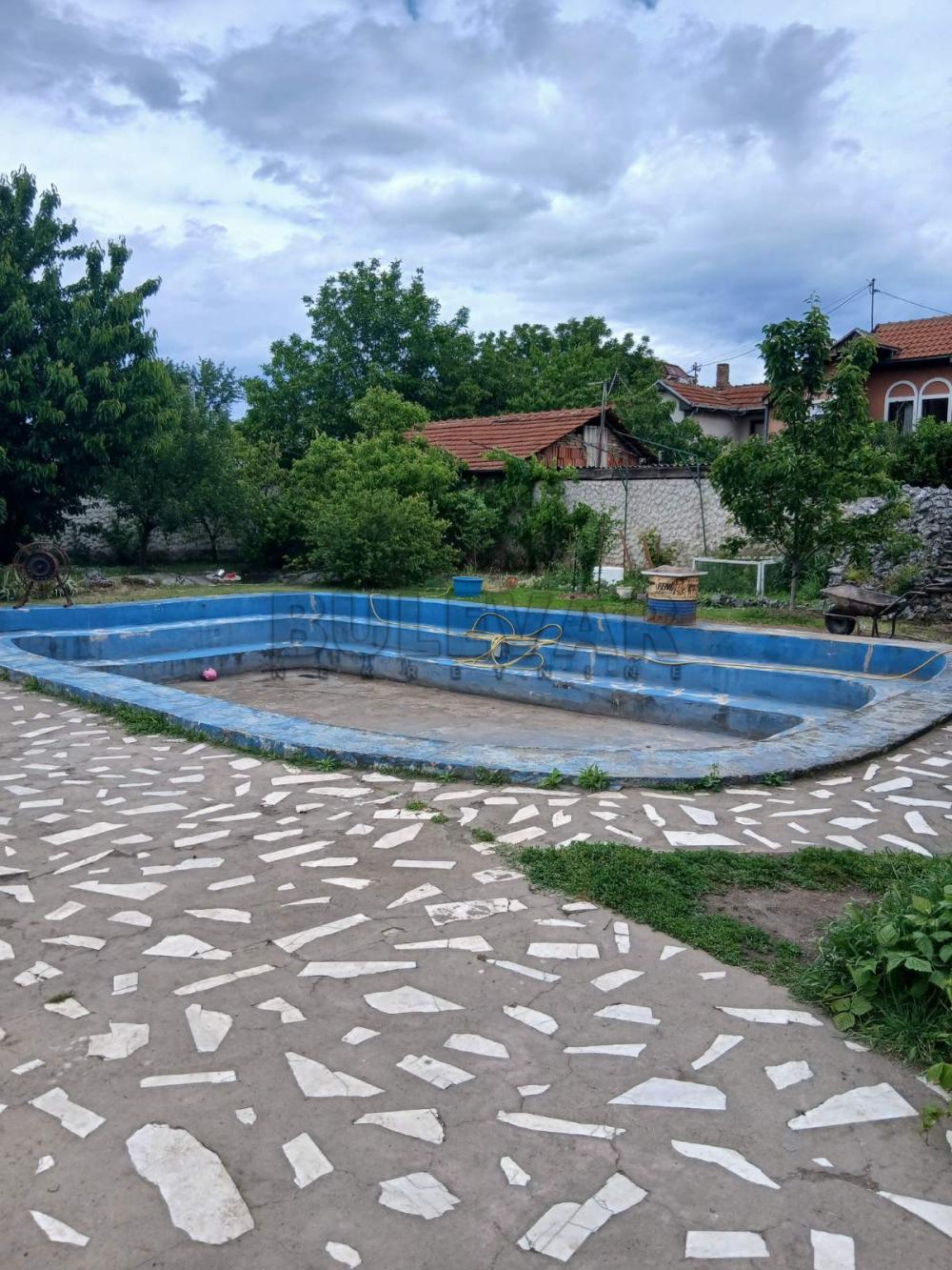 Slika 3 - Jovana Ristića,  Kuća za izdavanje, 800m2, 4.500€