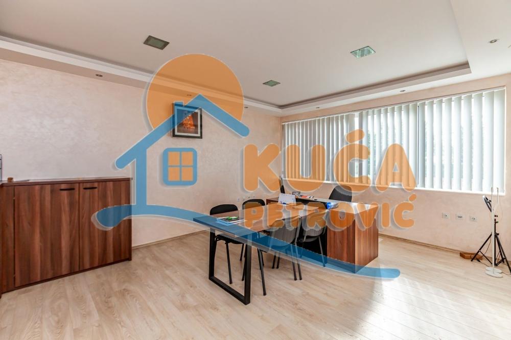 Slika 10 - Pribojska,  Lokal za izdavanje, 650m2, 2.500€