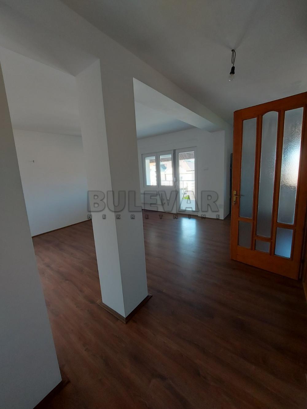 Slika 10 - Brzi Brod, Troiposoban stan za izdavanje, 117m2, 550€