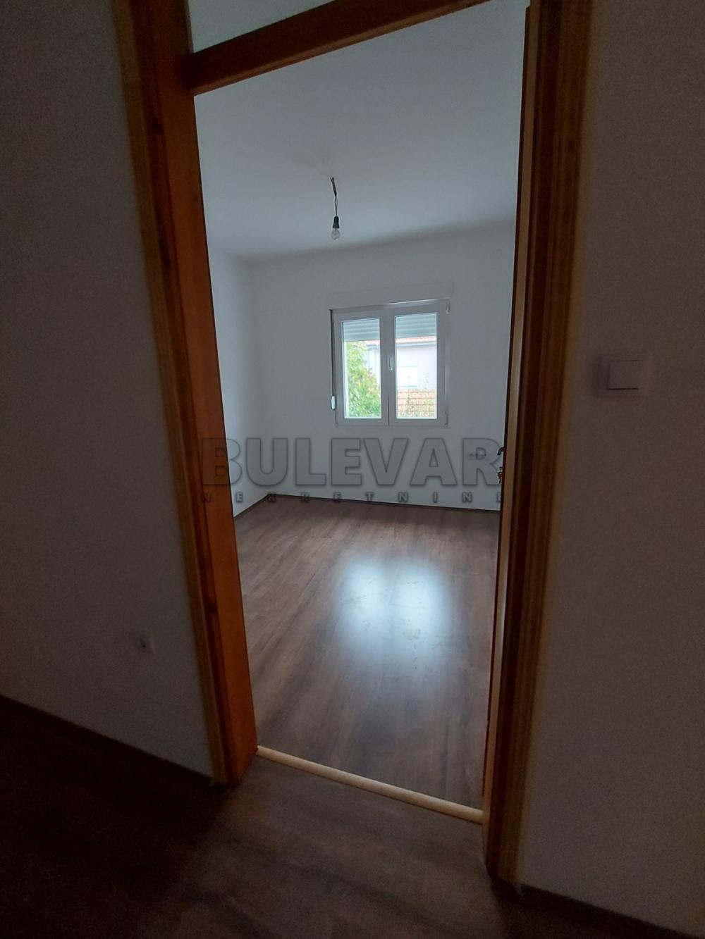 Slika 3 - Brzi Brod, Troiposoban stan za izdavanje, 117m2, 550€