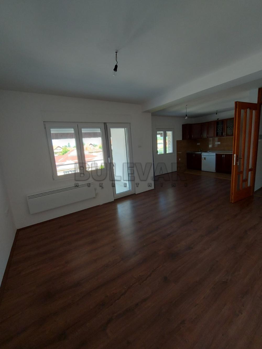 Slika 11 - Brzi Brod, Troiposoban stan za izdavanje, 117m2, 550€