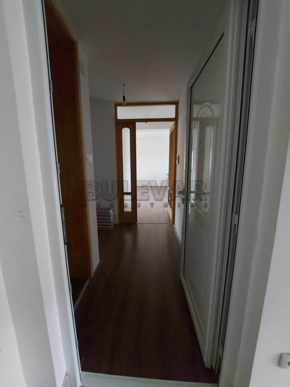 Slika 7 - Brzi Brod, Troiposoban stan za izdavanje, 117m2, 550€