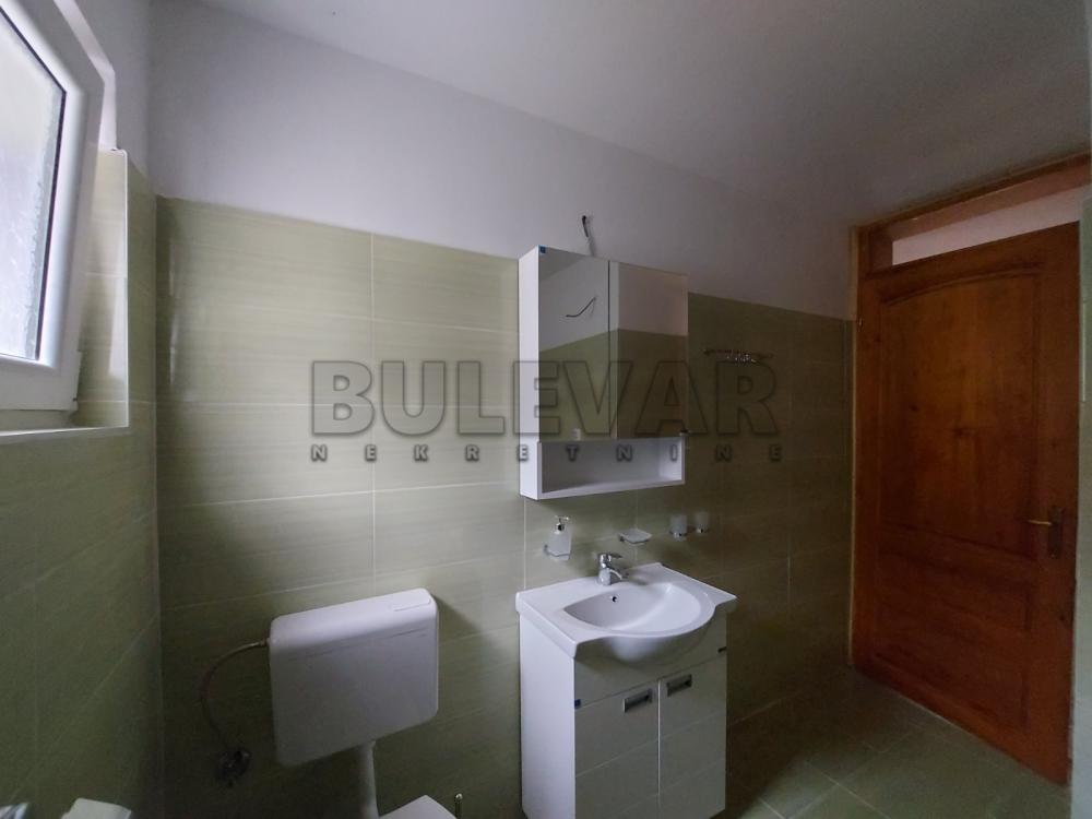 Slika 5 - Brzi Brod, Troiposoban stan za izdavanje, 117m2, 550€