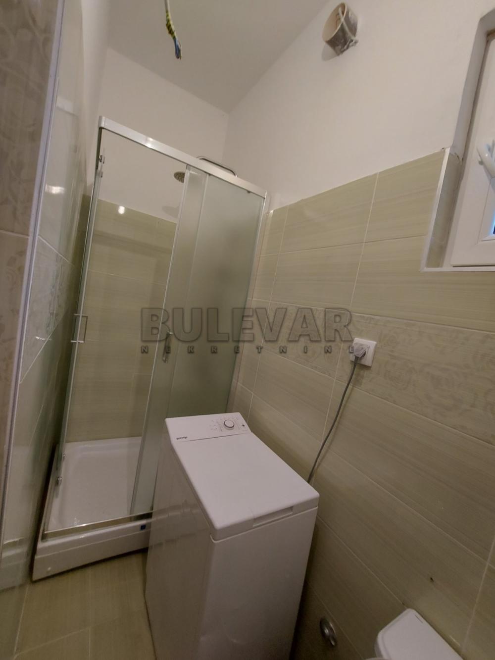 Slika 9 - Brzi Brod, Četvorosoban stan za izdavanje, 104m2, 550€