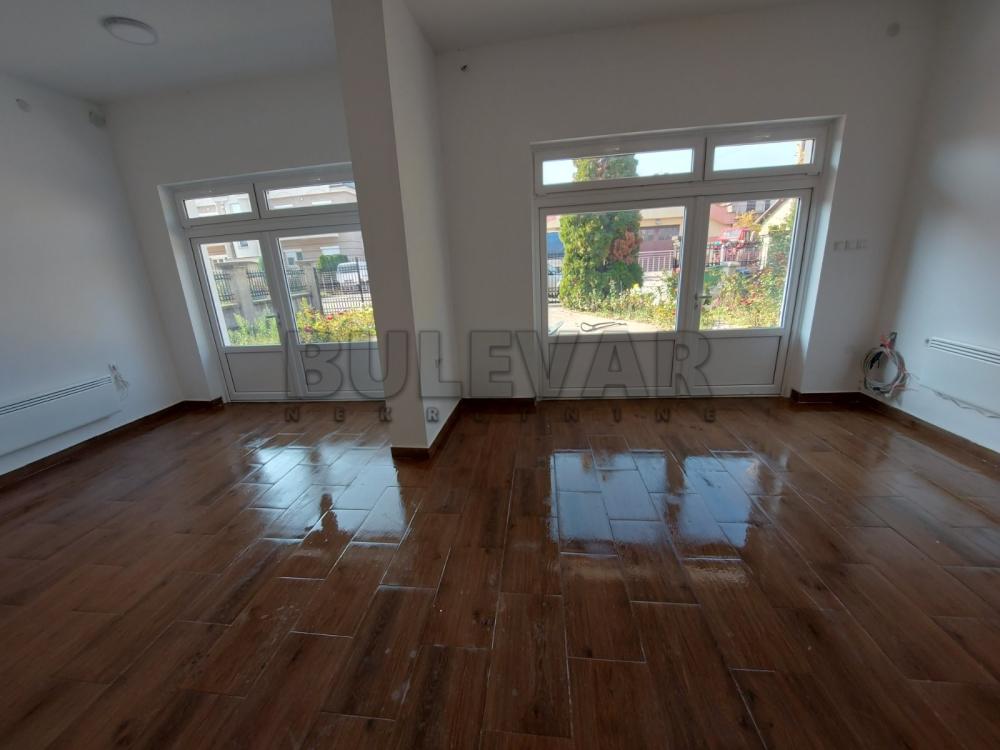 Slika 1 - Brzi Brod, Četvorosoban stan za izdavanje, 104m2, 550€