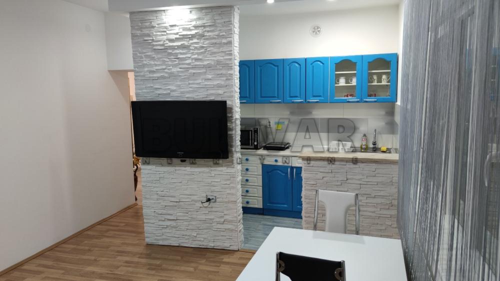 Slika 3 - Trg Pavla Stojkovića, Dvoiposoban stan za izdavanje, 74m2, 450€