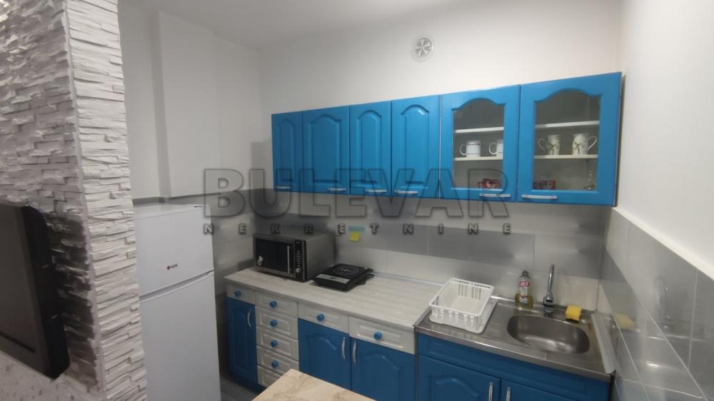 Slika 4 - Trg Pavla Stojkovića, Dvoiposoban stan za izdavanje, 74m2, 450€