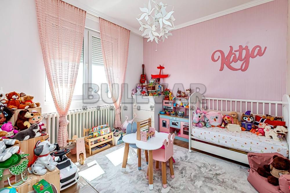 Slika 3 - Cara Dušana, Trosoban stan na prodaju, 63m2, 166.000€