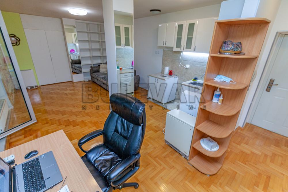Slika 10 - Vizantijski bulevar, Četvorosoban stan na prodaju, 151m2, 242.100€