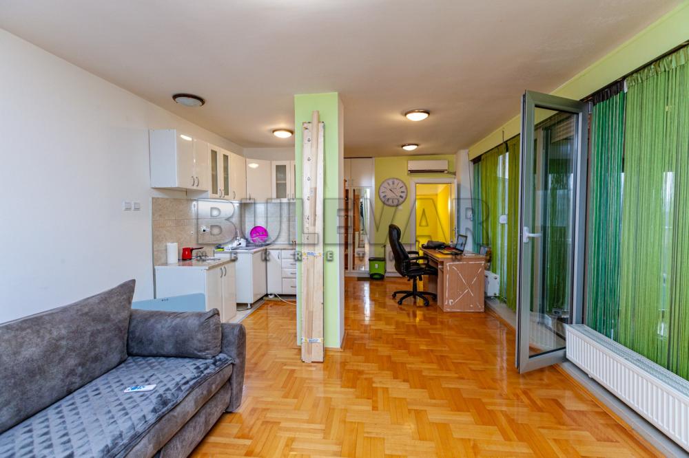 Slika 5 - Vizantijski bulevar, Četvorosoban stan na prodaju, 151m2, 242.100€