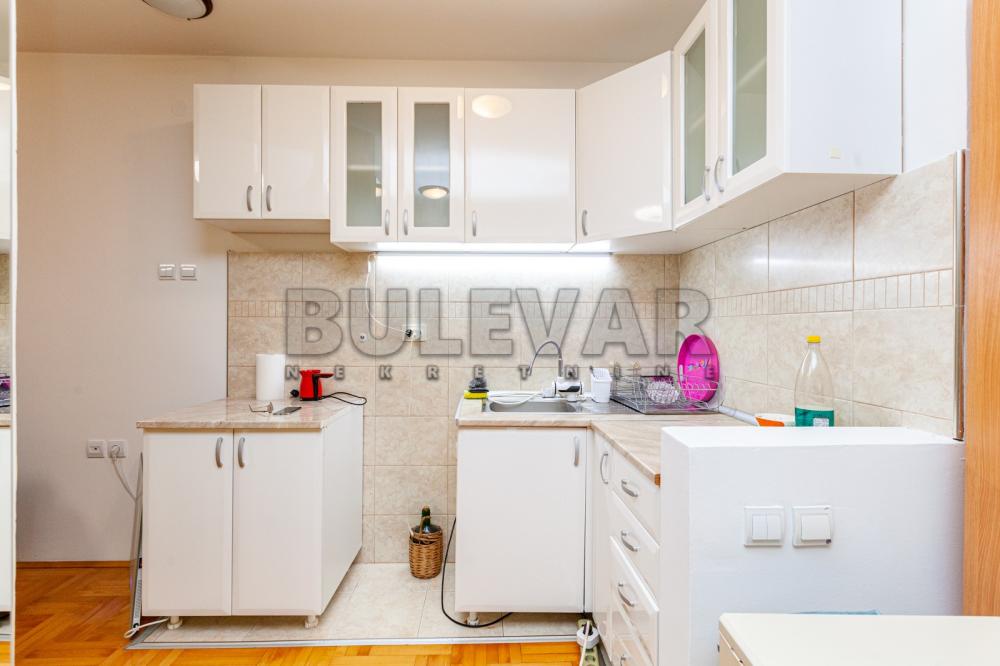 Slika 7 - Vizantijski bulevar, Četvorosoban stan na prodaju, 151m2, 242.100€