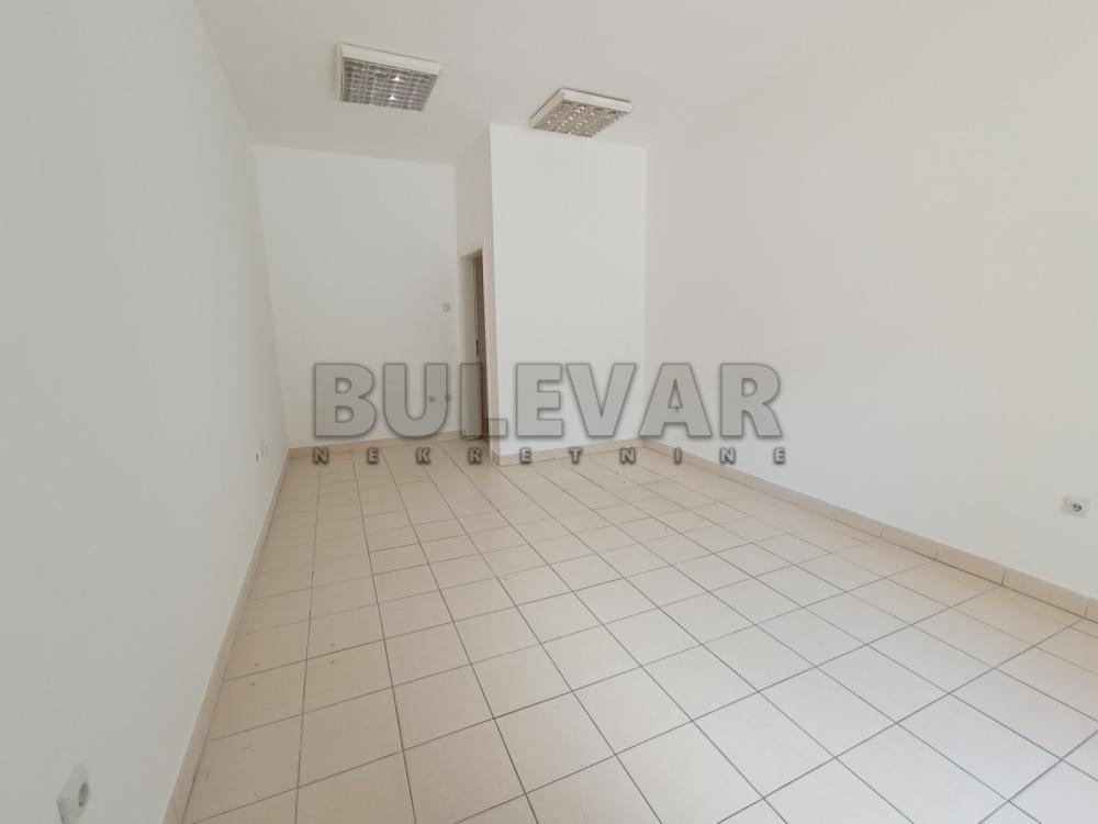 Slika 2 - Stanoja Bunuševca,  Lokal za izdavanje, 25m2, 300€