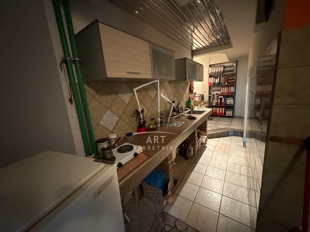 Slika 10 - Vukice Mitrović,  Lokal za izdavanje, 113m2, 950€