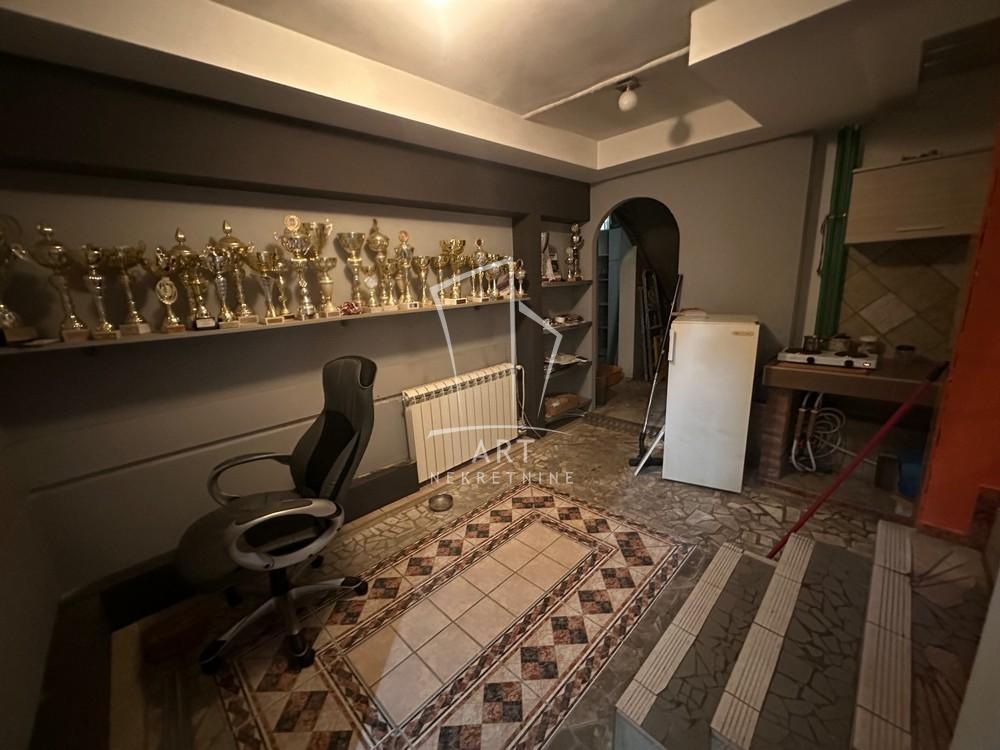 Slika 9 - Vukice Mitrović,  Lokal za izdavanje, 113m2, 950€