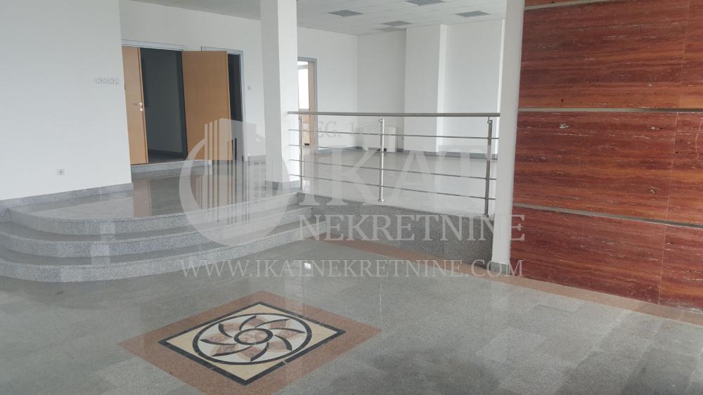 Slika 2 - Autoput za Novi Sad,  Lokal za izdavanje, 100m2, 700€