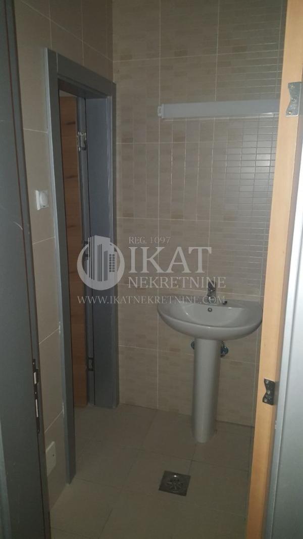 Slika 9 - Autoput za Novi Sad,  Lokal za izdavanje, 100m2, 700€