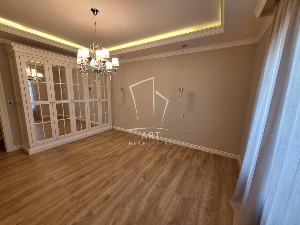 Slika 3 - Brzakova, Petosoban stan za izdavanje, 150m2, 4.500€