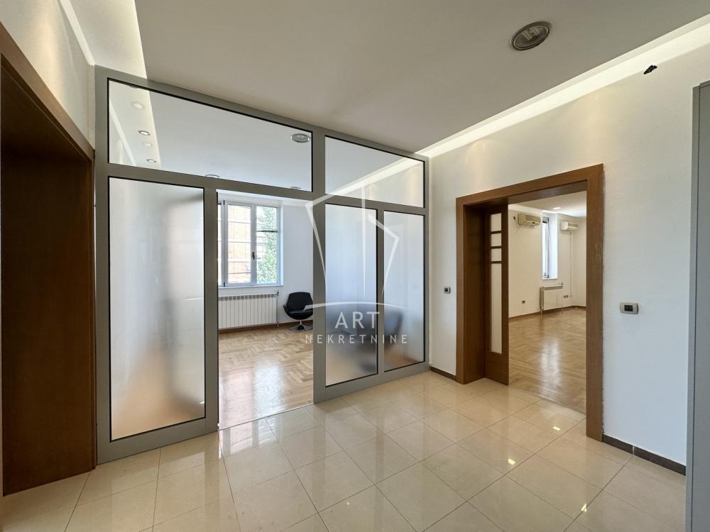 Slika 10 - Poenkareova,  Lokal za izdavanje, 650m2, 15.000€