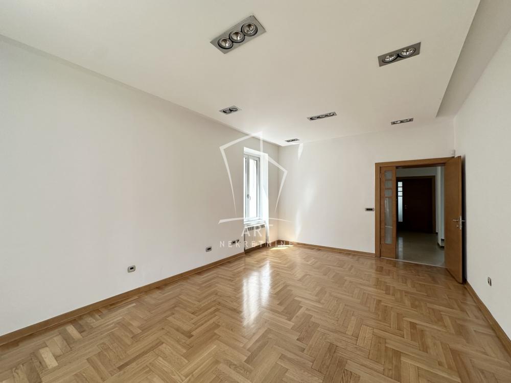 Slika 7 - Poenkareova,  Lokal za izdavanje, 650m2, 15.000€