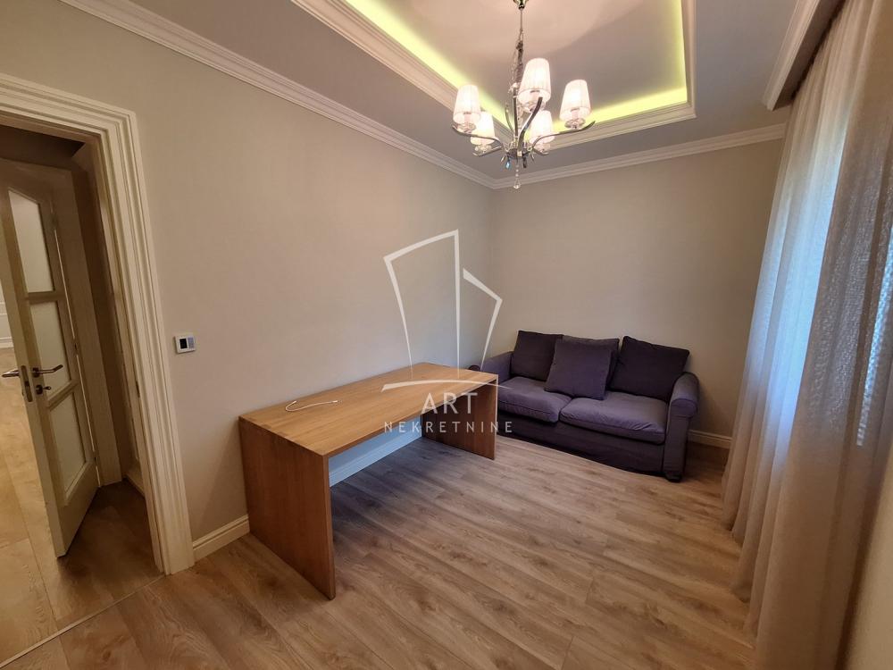 Slika 9 - Brzakova, Petosoban stan za izdavanje, 150m2, 4.500€