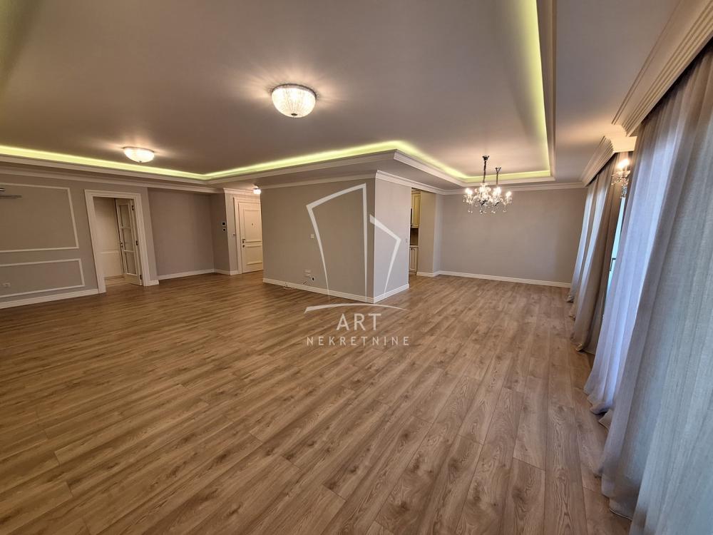 Slika 1 - Brzakova, Petosoban stan za izdavanje, 150m2, 4.500€