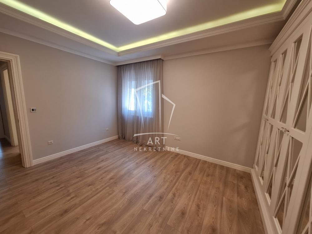Slika 5 - Brzakova, Petosoban stan za izdavanje, 150m2, 4.500€