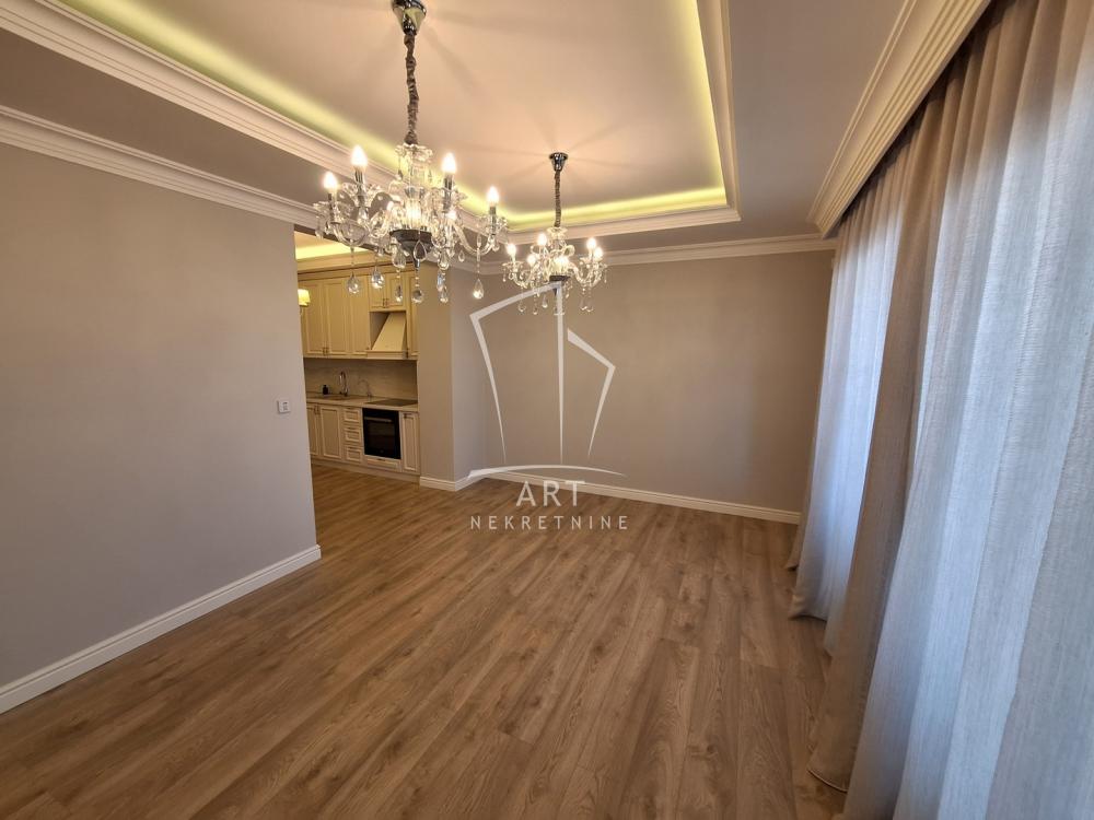 Slika 6 - Brzakova, Petosoban stan za izdavanje, 150m2, 4.500€