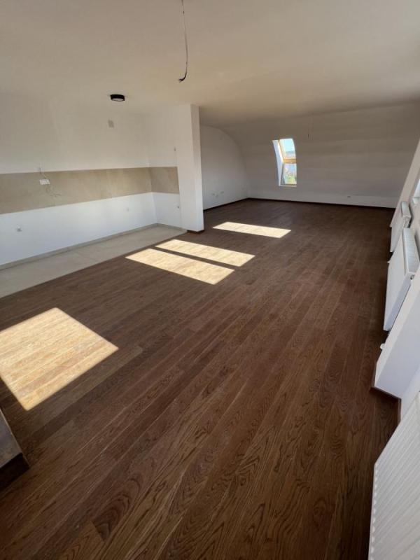 Slika 1 -  Stan na prodaju, 207m2, 352.000€