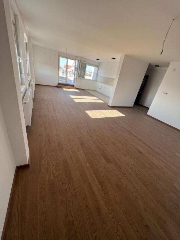 Slika 2 -  Stan na prodaju, 207m2, 352.000€