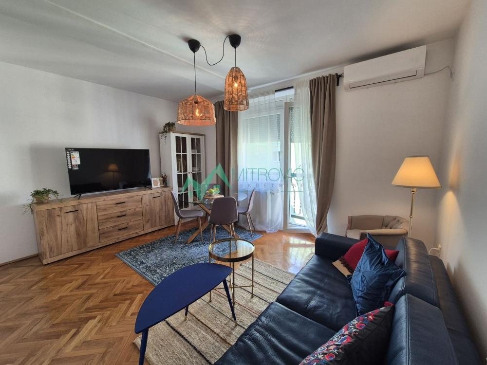 Glavna slika -Trosoban stan za izdavanje, 60m2, 1.000€