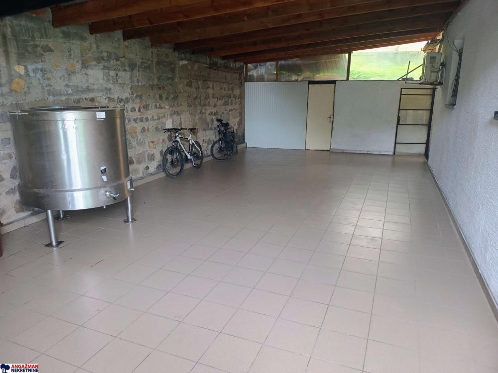 Glavna slika -Gostivarska,  Lokal za izdavanje, 240m2, 2.000€