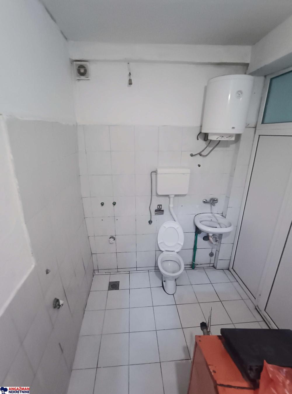 Slika 6 - Gostivarska,  Lokal za izdavanje, 240m2, 2.000€