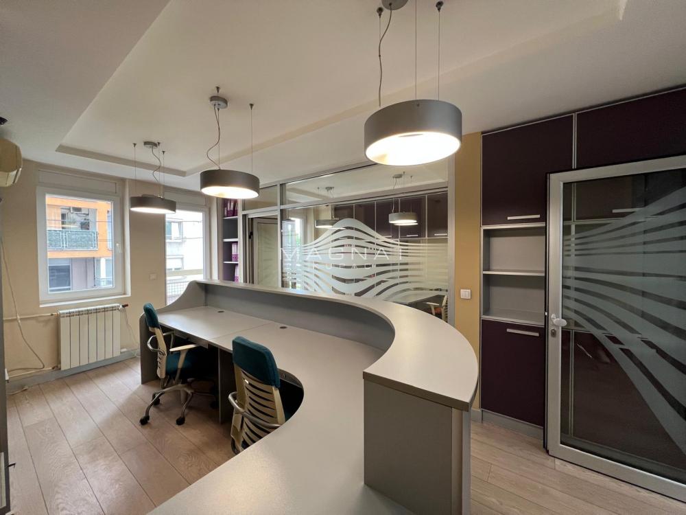 Slika 9 - Dimitrija Tucovića,  Lokal za izdavanje, 220m2, 3.000€