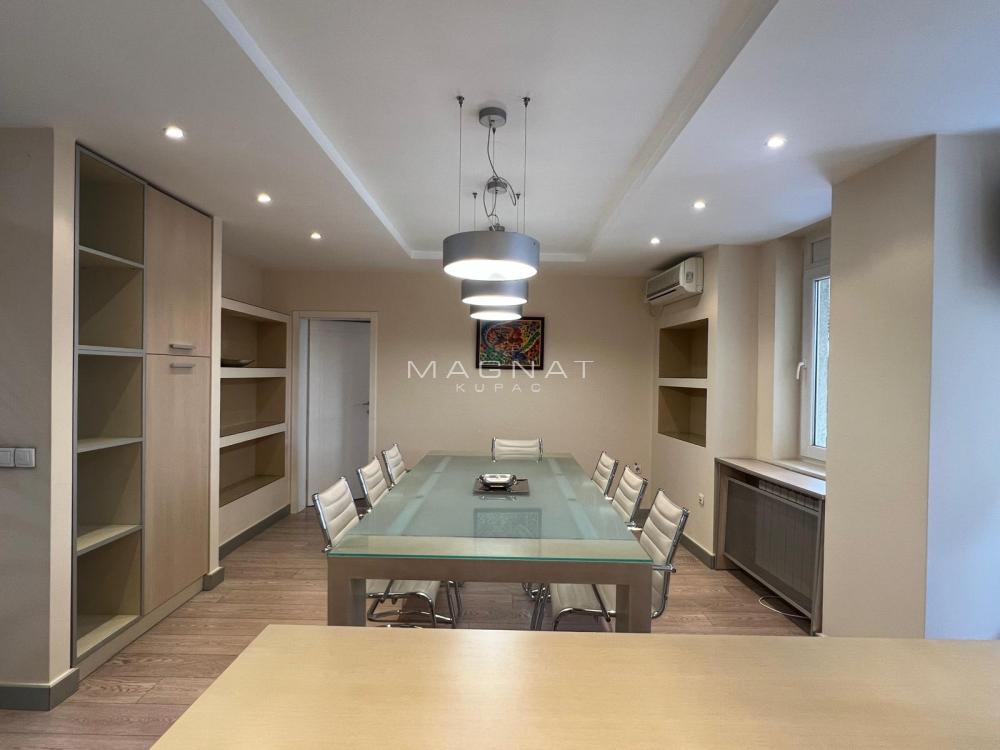 Slika 1 - Dimitrija Tucovića,  Lokal za izdavanje, 220m2, 3.000€