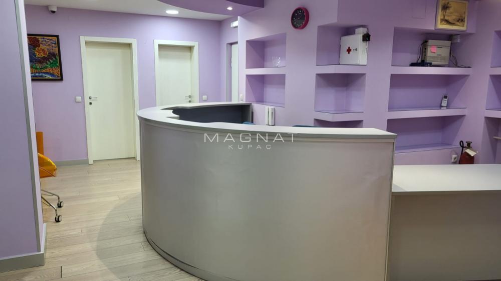 Slika 8 - Dimitrija Tucovića,  Lokal za izdavanje, 220m2, 3.000€