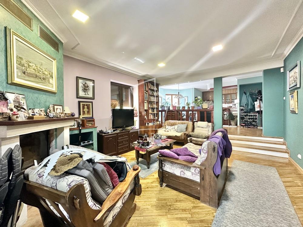 Slika 1 - Veziljska,  Kuća na prodaju, 729m2, 950.000€